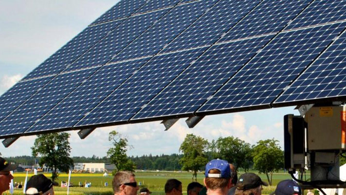 Solcellspark och batterier – äga eller arrende